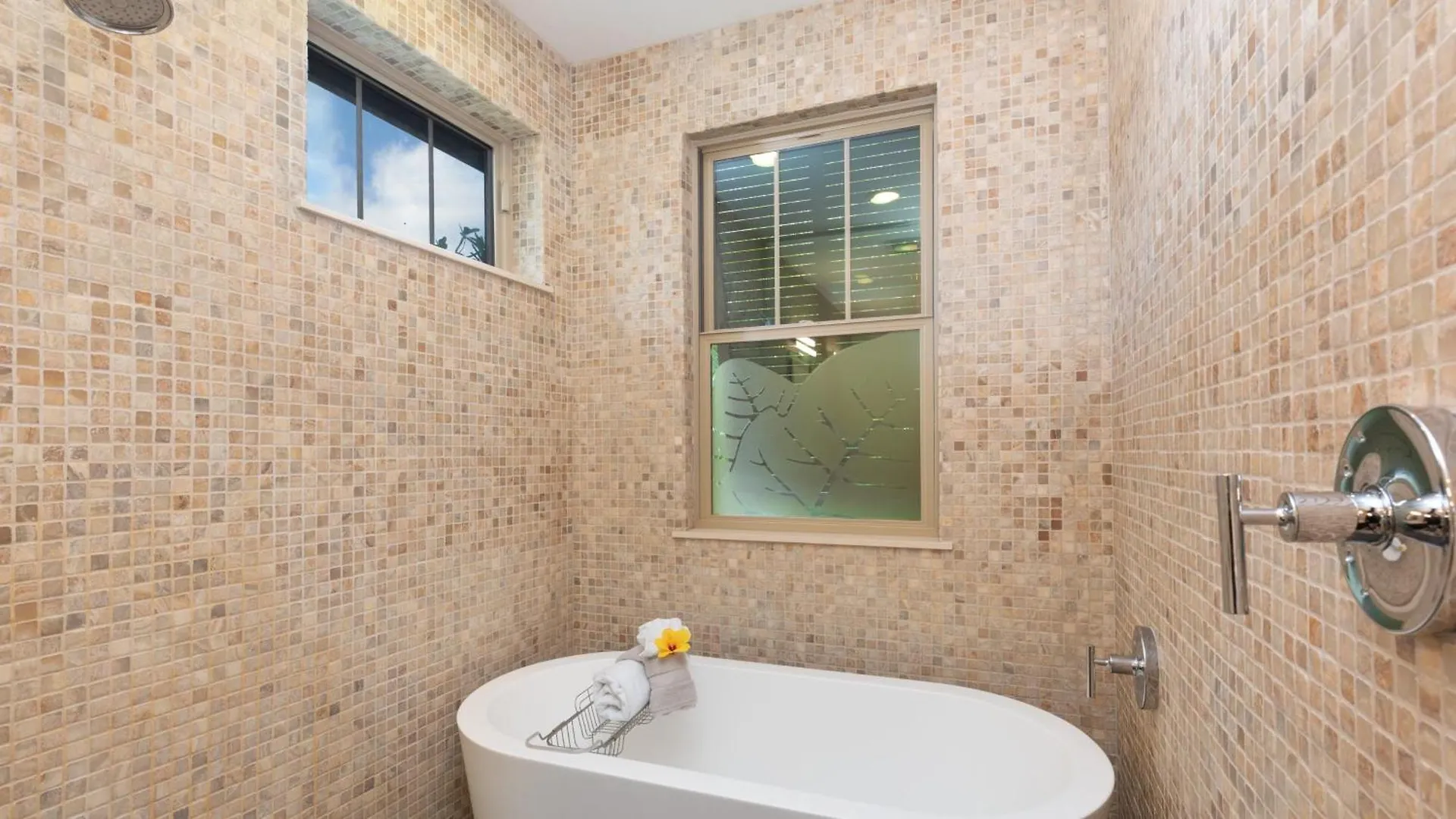 House Of Light Bright 3Br Kamilo Home Closest To Pool Waikoloa